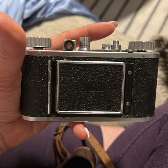 Wirgin Edinex Camera with Leather Case - Picture 8 of 8